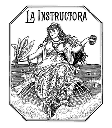 LA INSTRUCTORA