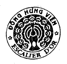 DONG HUNG VIEN ESCALIER D'OR