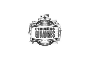 PEQUEÑOS GIGANTES