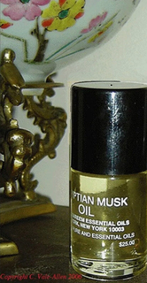 EGYPTIAN MUSK OIL ABDUL KAREEM ESSENTIAL OILS NEW YORK, NEW YORK 10003 PURE AND ESSENTIAL OILS COPYRIGHT C. VALE-ALLEN 2006 $25.00
